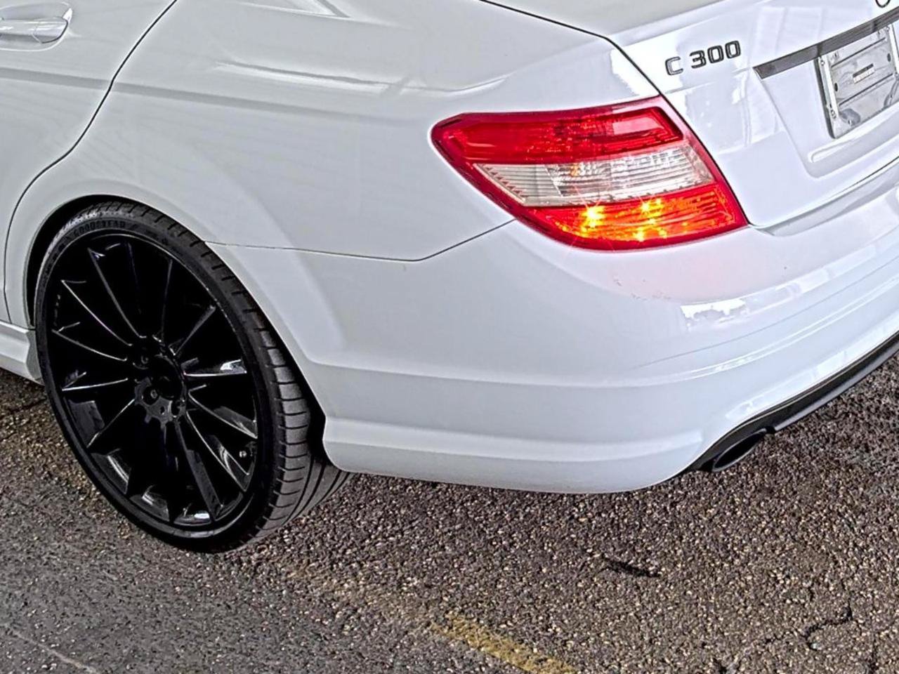 Used 2010 Mercedes-Benz C 300 4MATIC Sedan image 14
