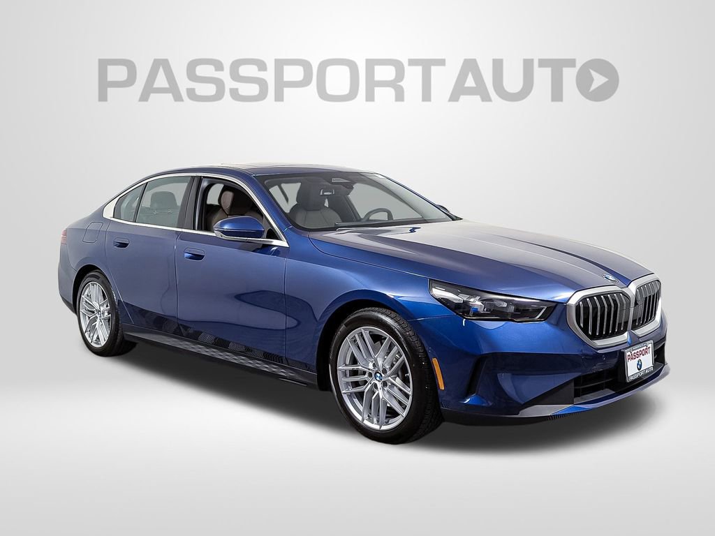 Used 2025 BMW 530i xDrive w/ Premium Package image 8