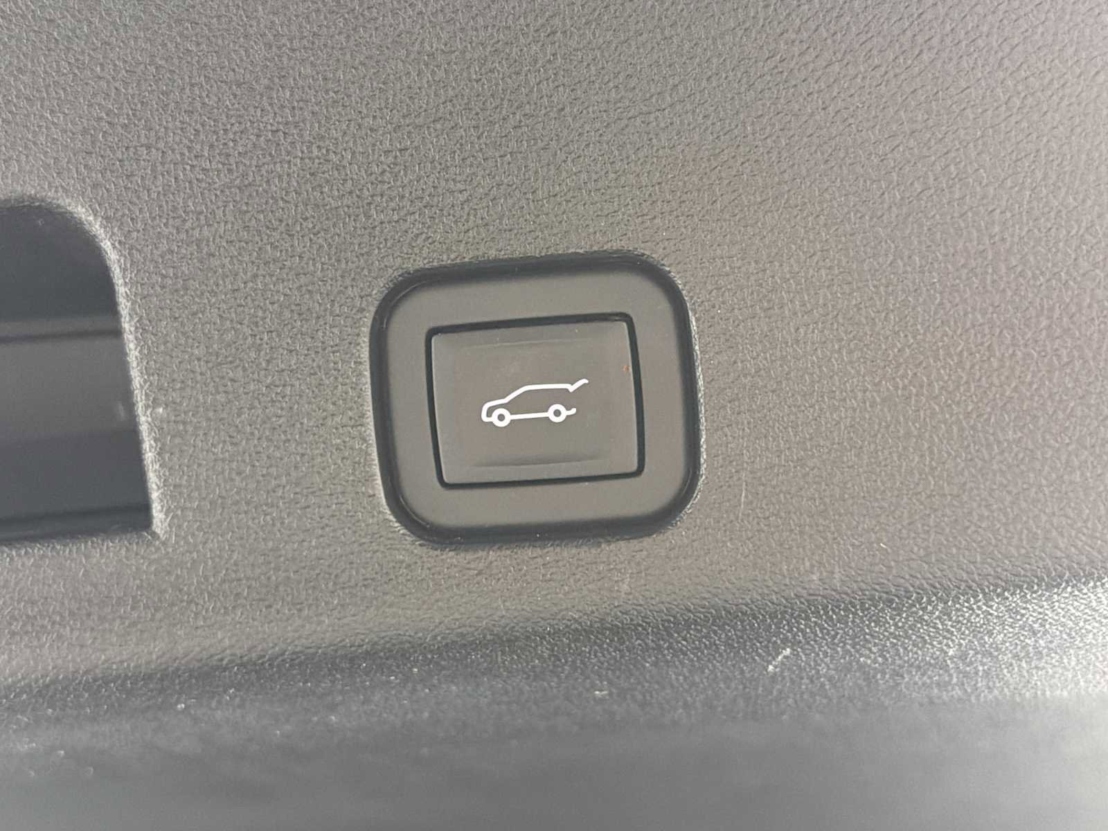 Used 2024 GMC Acadia Denali FWD image 19