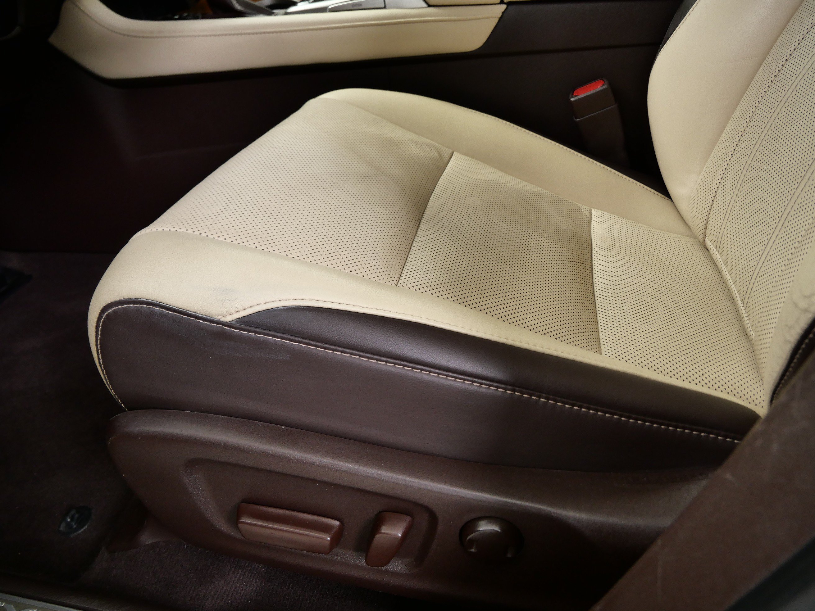 Used 2019 Lexus RX 350 AWD w/ Navigation Package image 16