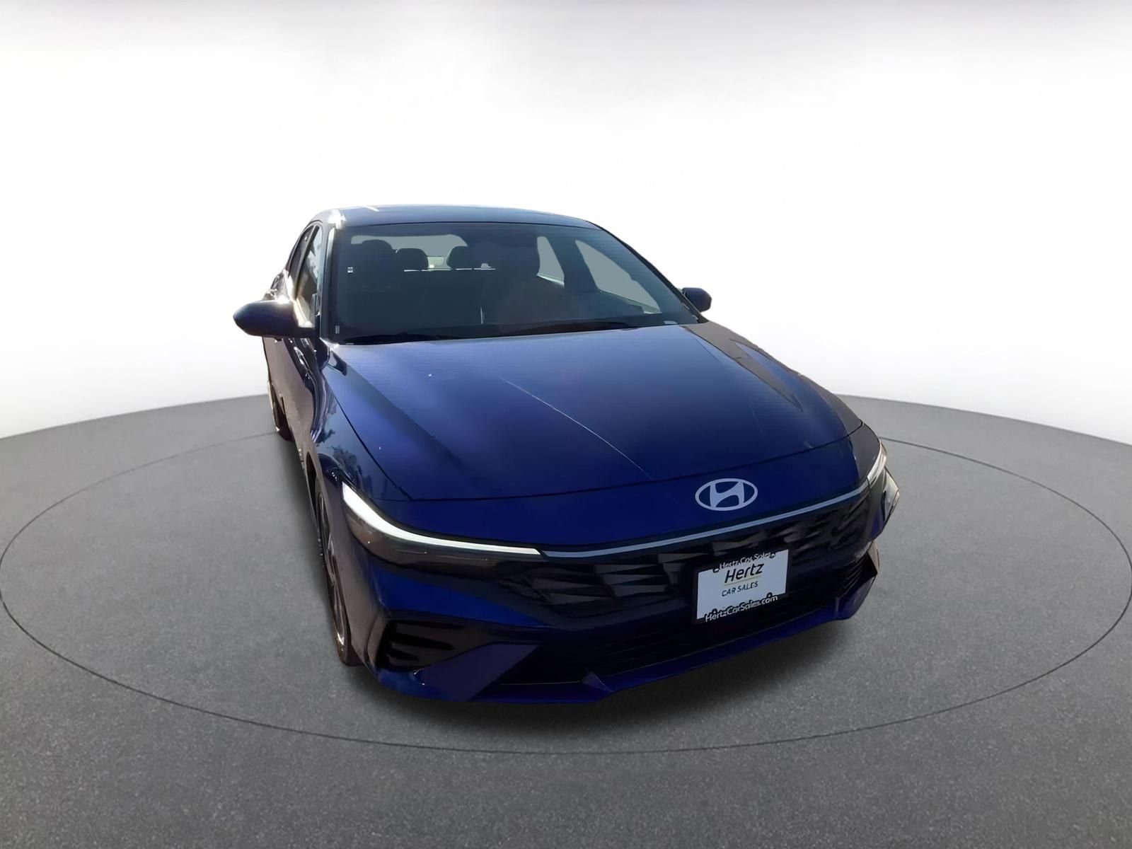 Used 2025 Hyundai Elantra SEL image 3