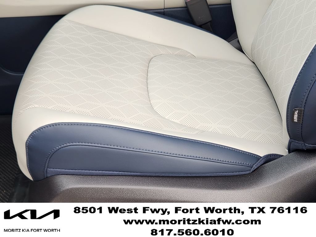 New 2026 Kia Carnival EX FWD image 17