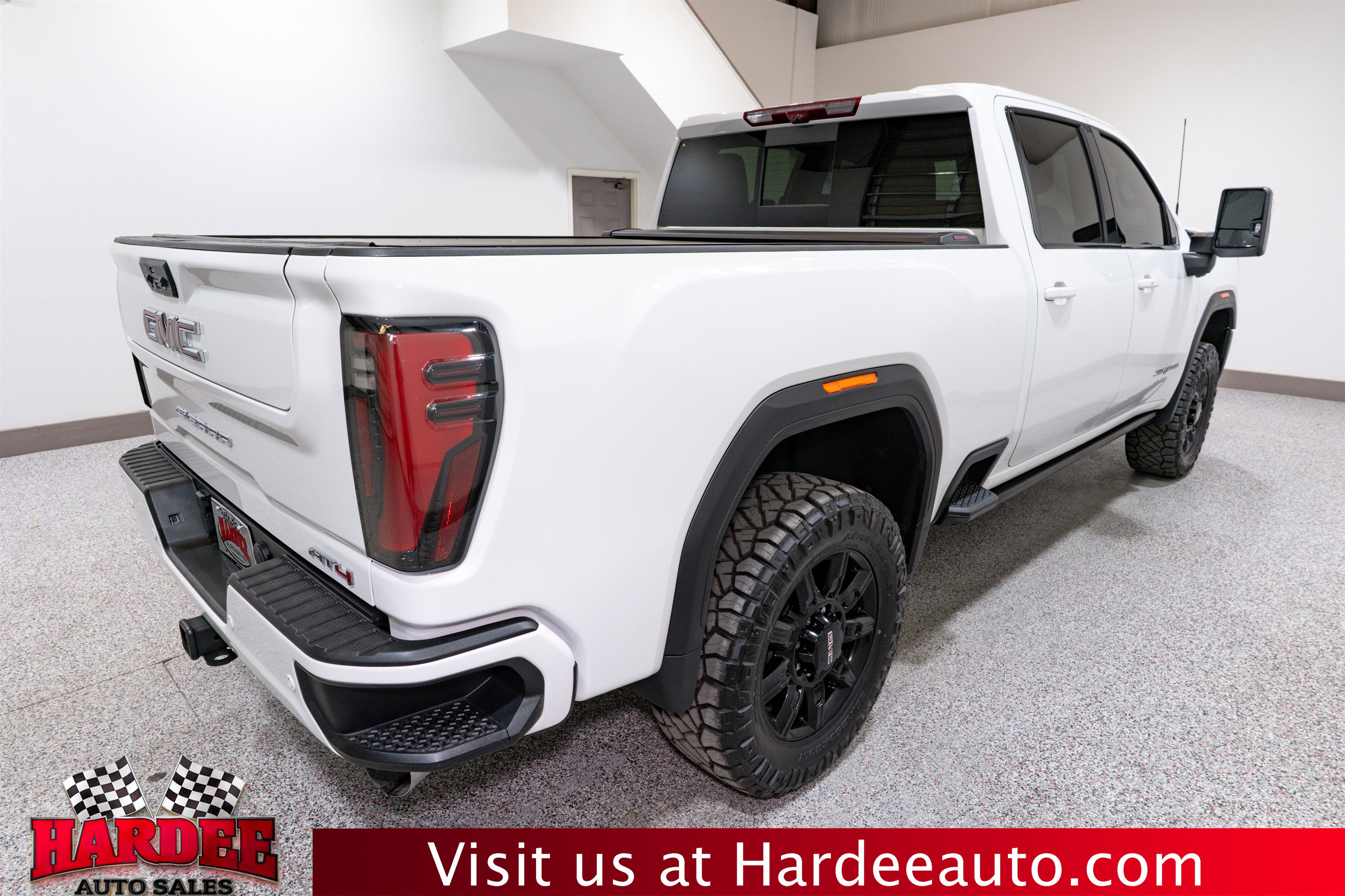 Used 2024 GMC Sierra 2500 AT4 w/ AT4 Premium Plus Package image 5
