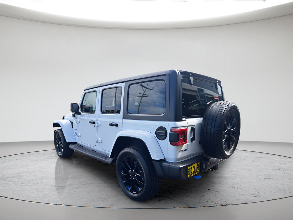 Used 2023 Jeep Wrangler Unlimited Sahara w/ Cold Weather Group AWD/4WD image 5