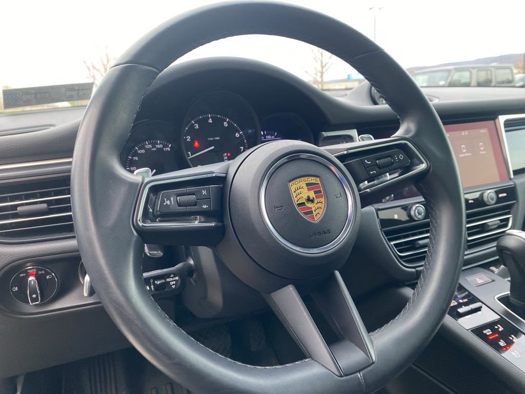 Used 2022 Porsche Macan Base image 10