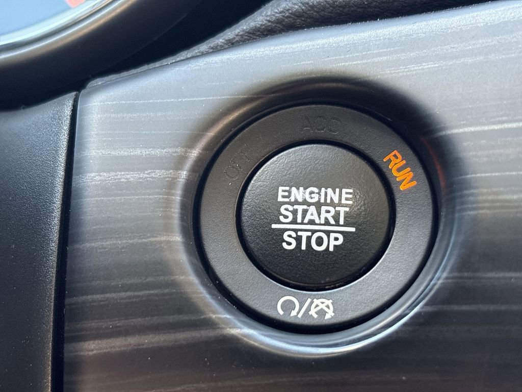 Used 2021 Jeep Grand Cherokee Laredo image 19