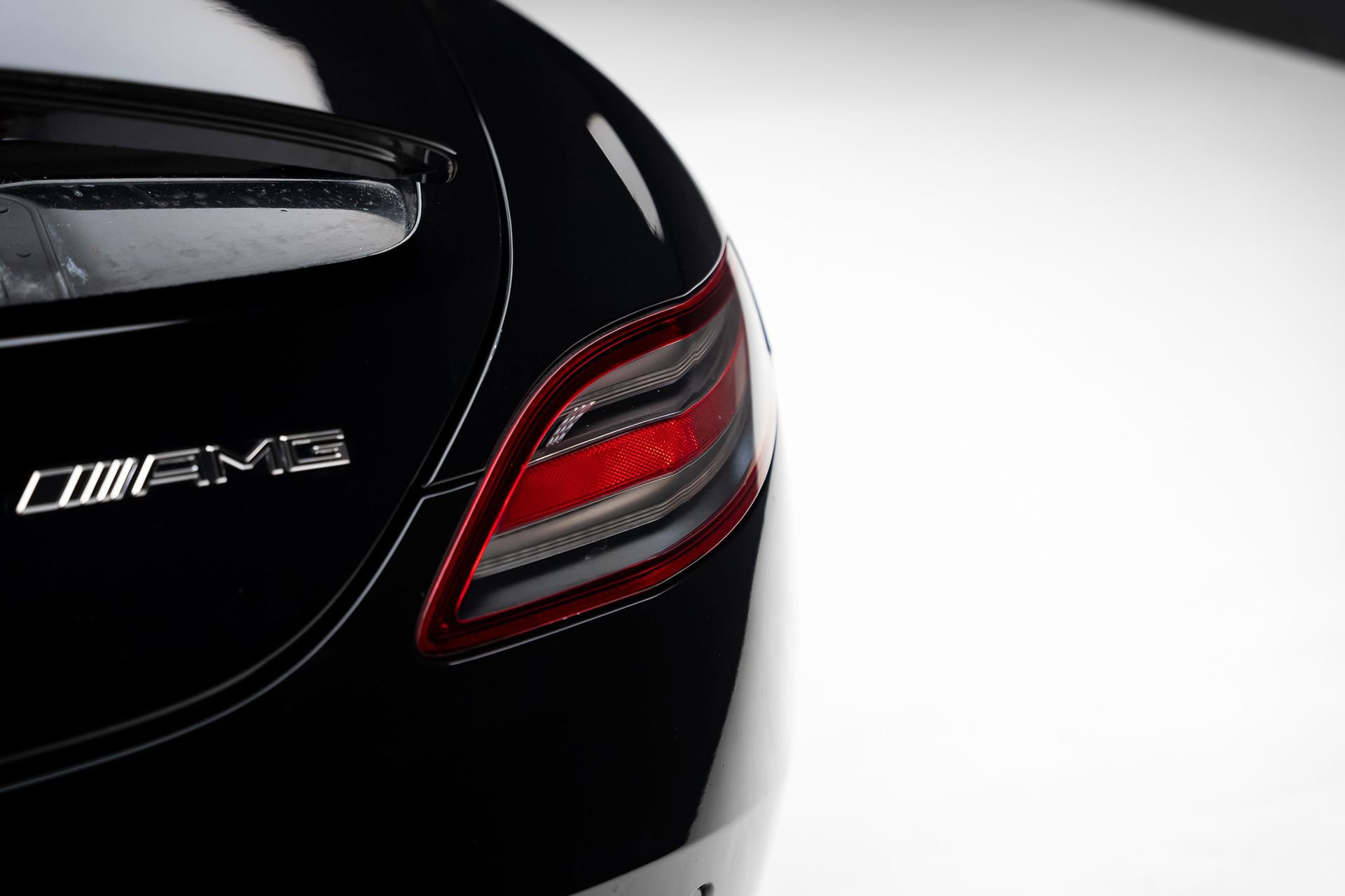 Used 2012 Mercedes-Benz SLS AMG Roadster image 32