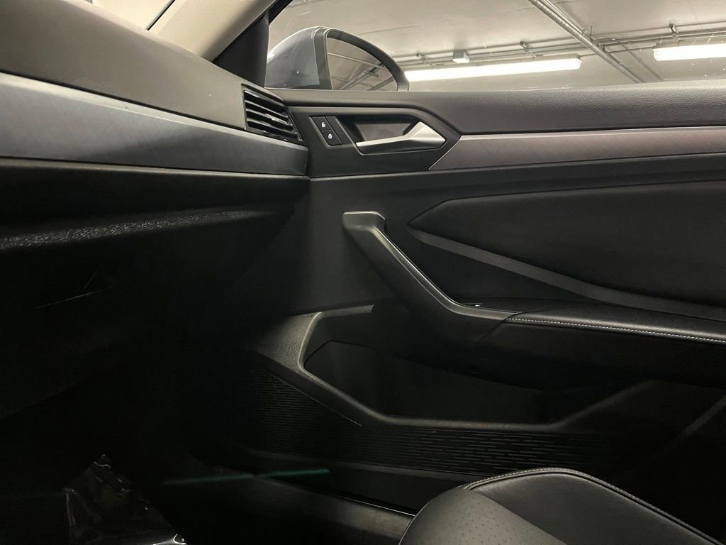 Used 2023 Volkswagen Jetta SE w/ Panoramic Sunroof Package FWD image 30