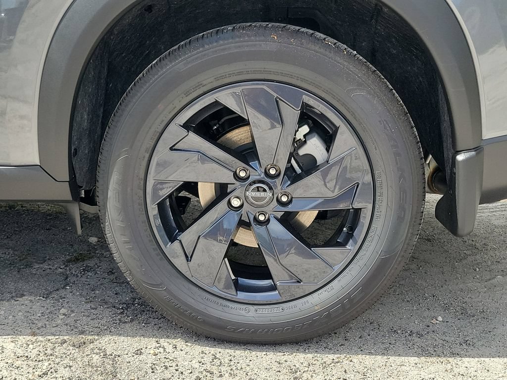 New 2026 Nissan Rogue SV FWD image 10