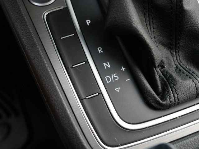 Used 2017 Volkswagen Golf SE FWD image 33