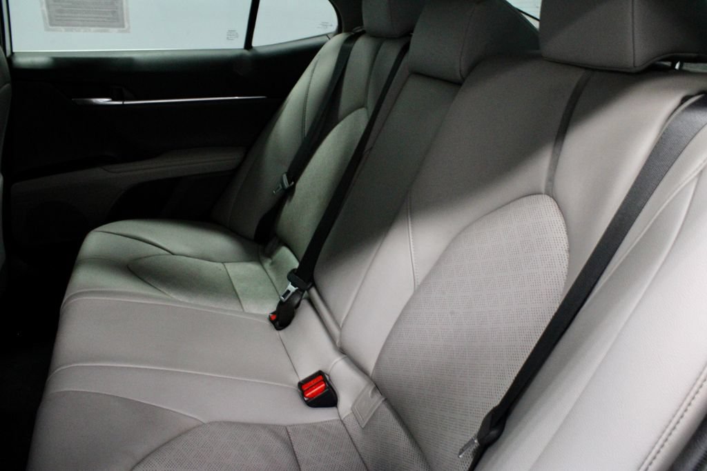 Used 2020 Toyota Camry XSE FWD image 21