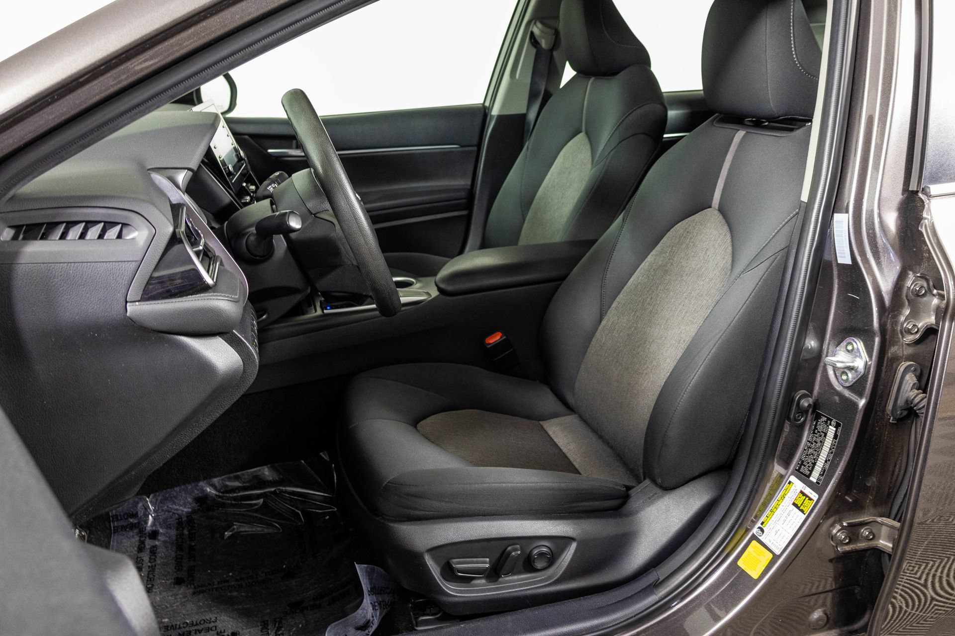Used 2023 Toyota Camry LE FWD image 19