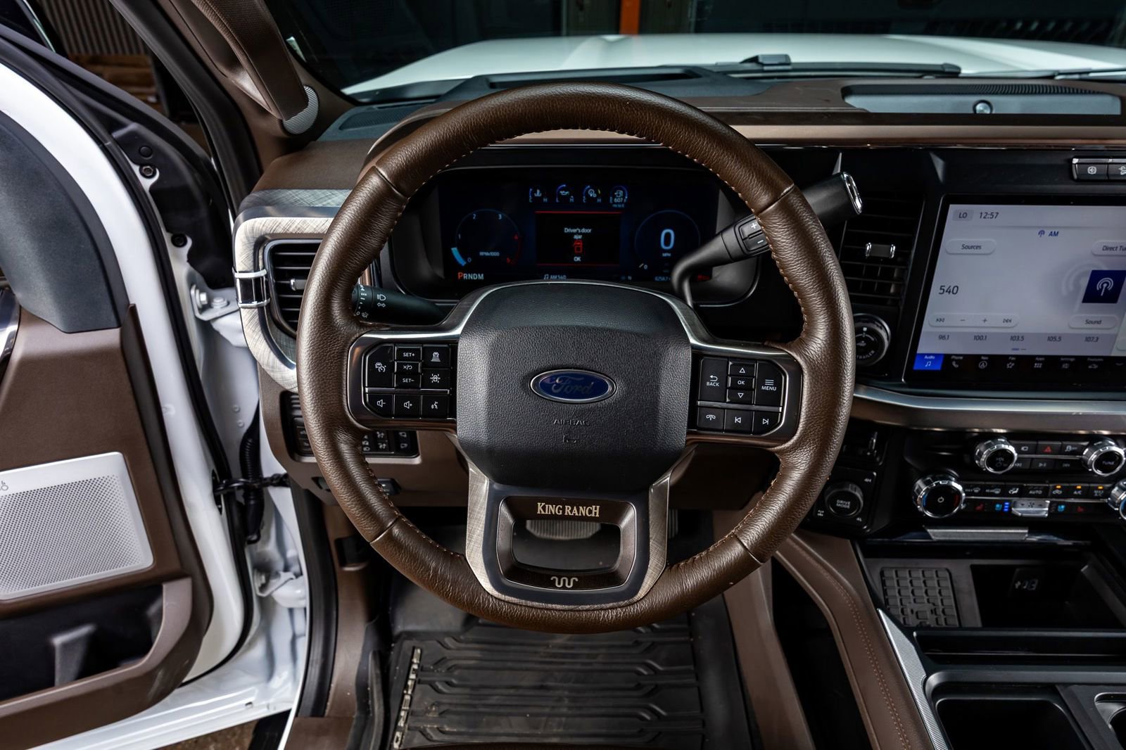 Used 2025 Ford F350 King Ranch w/ FX4 Off-Road Package image 18