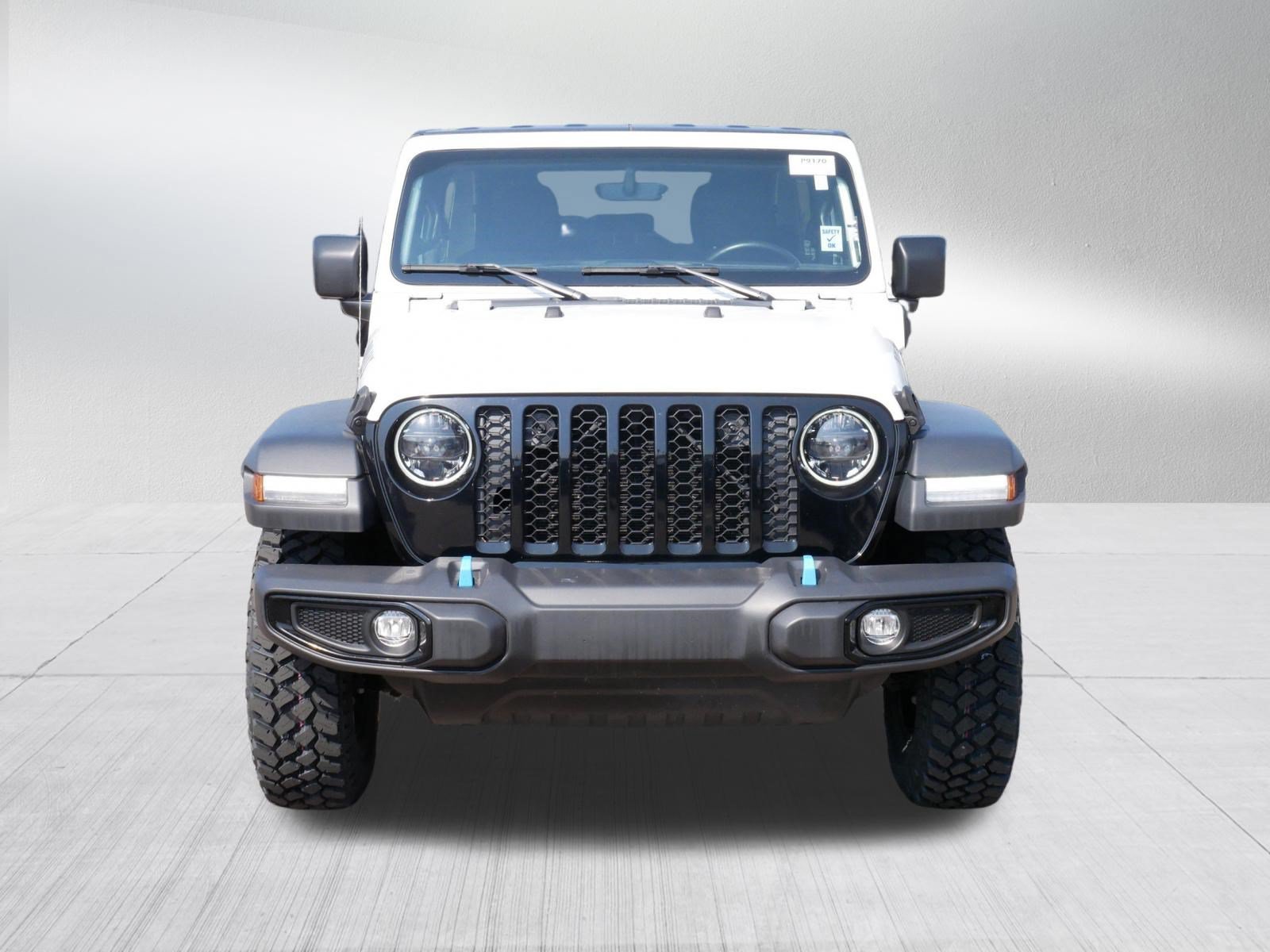 Used 2023 Jeep Wrangler Unlimited w/ Cold Weather Group AWD/4WD image 2