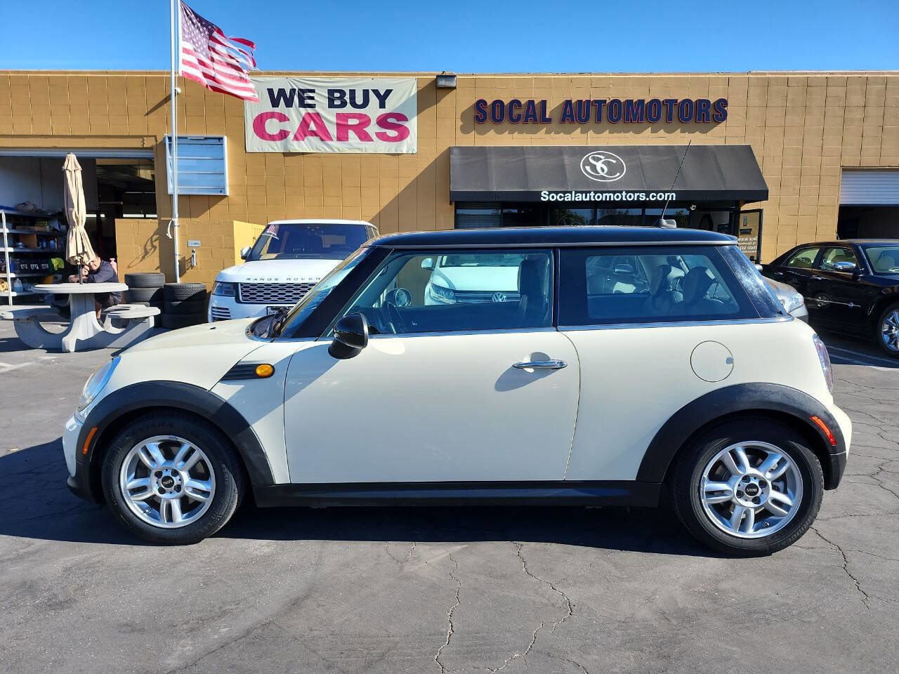 Used 2013 MINI Cooper Hardtop image 2