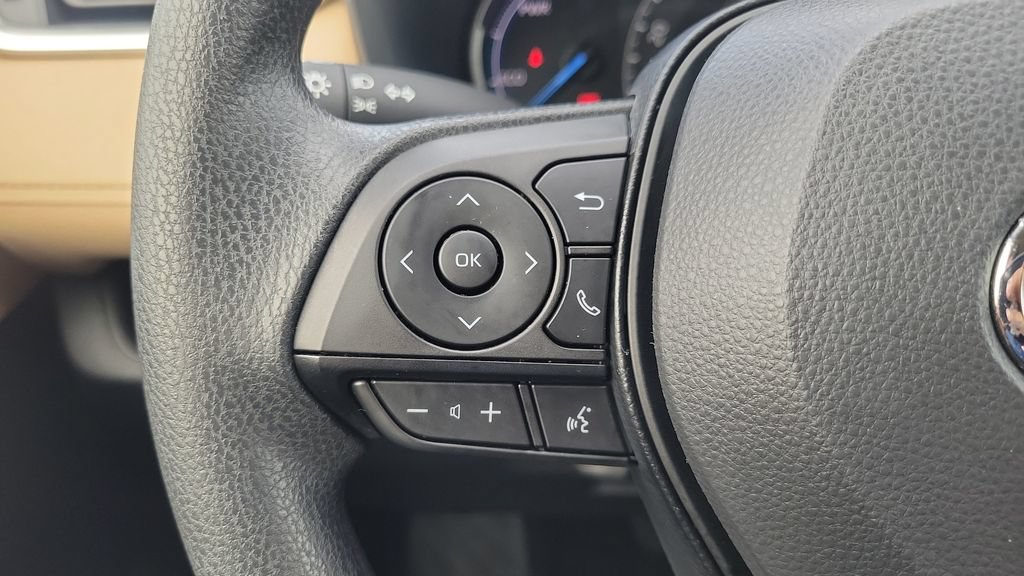 Certified 2025 Toyota RAV4 LE AWD/4WD image 19