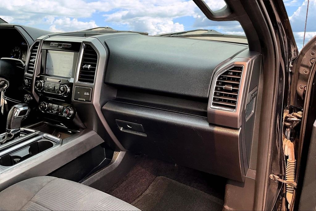 Used 2016 Ford F150 XLT w/ Equipment Group 302A Luxury image 29