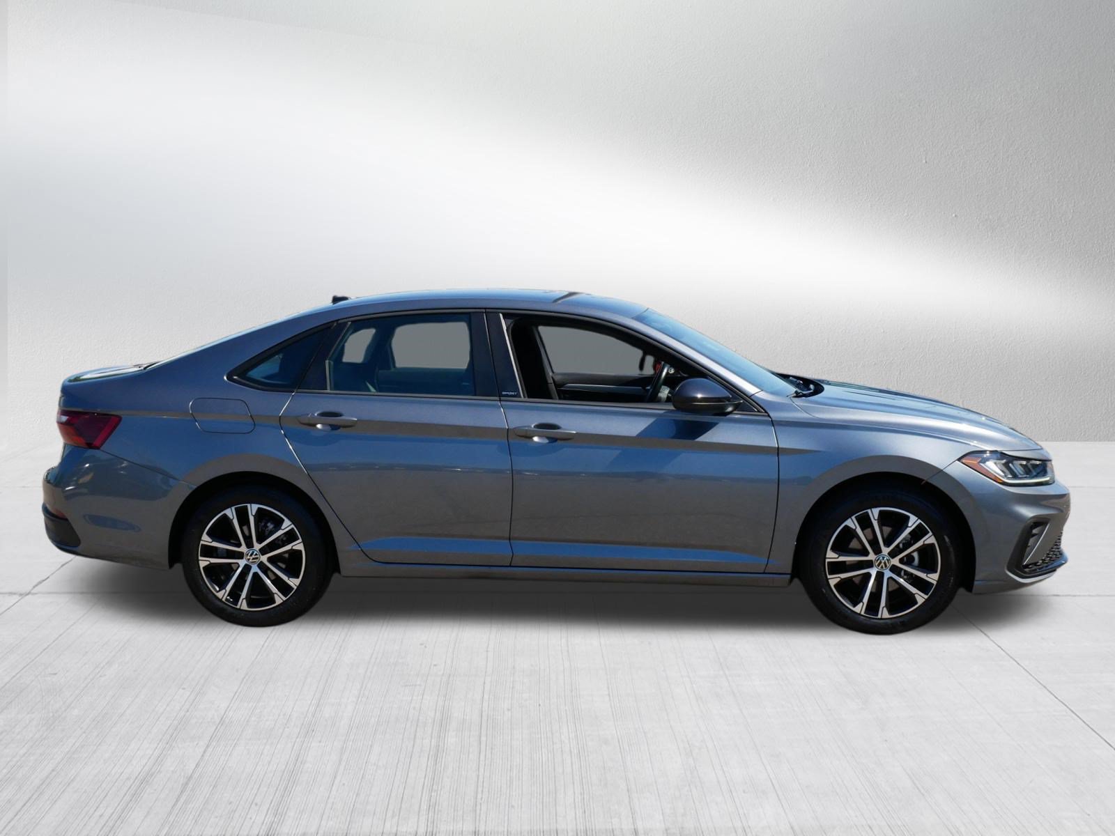 Certified 2025 Volkswagen Jetta Sport FWD image 8
