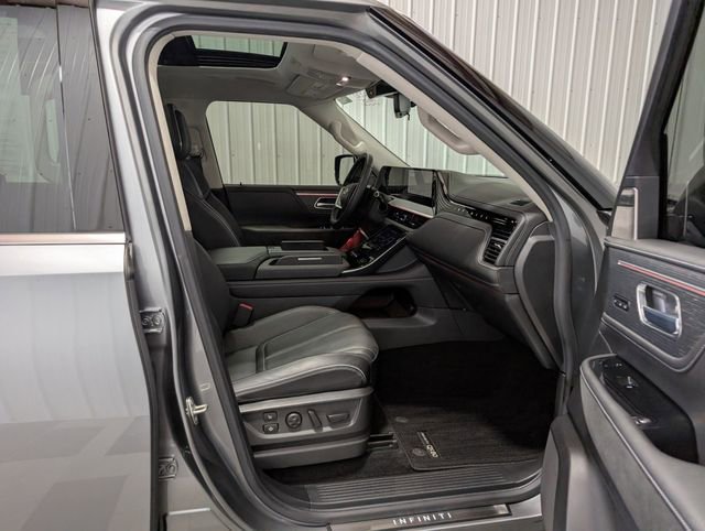 Used 2025 INFINITI QX80 Sensory image 32