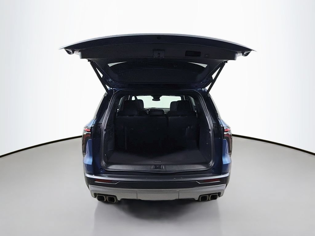 Used 2025 Chevrolet Traverse Z71 w/ LPO, Floor Liner Package AWD/4WD image 23