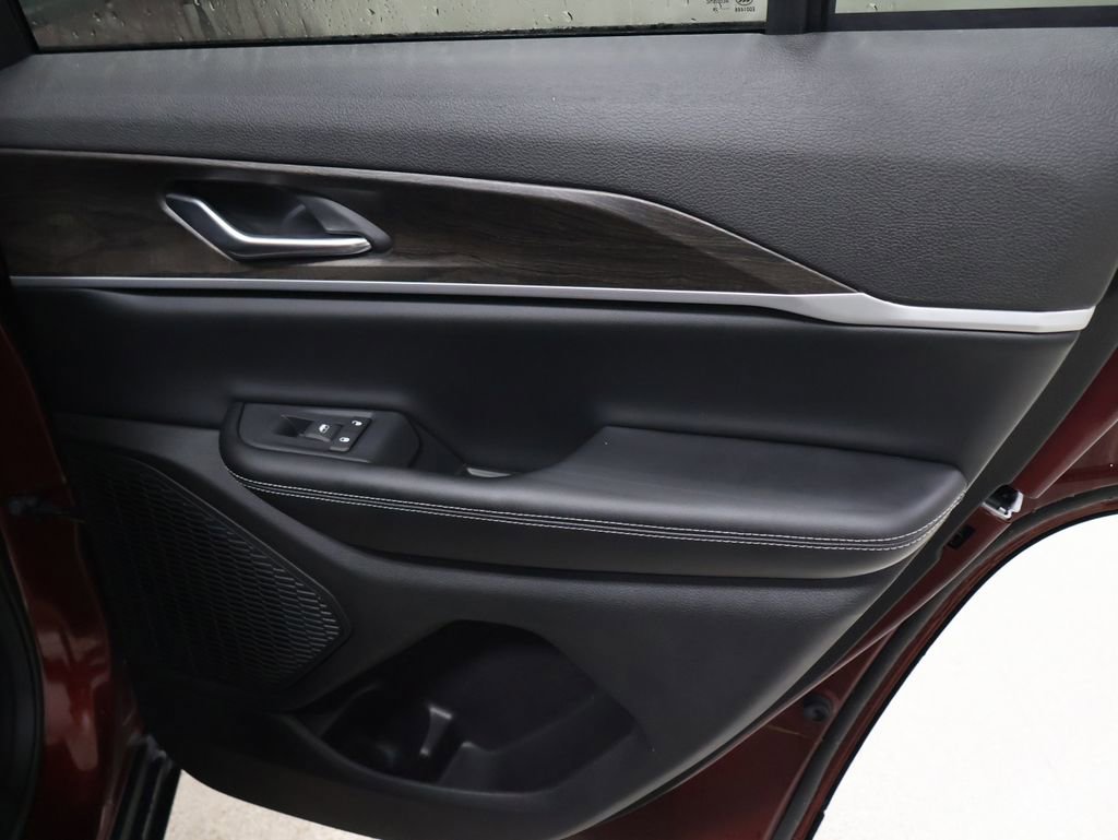 New 2026 Jeep Grand Cherokee Laredo image 16