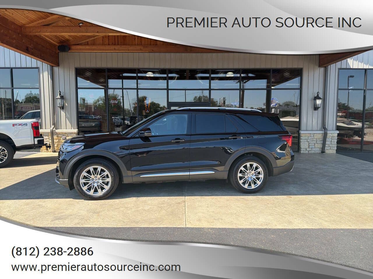 Used 2025 Ford Explorer Platinum AWD/4WD image 1