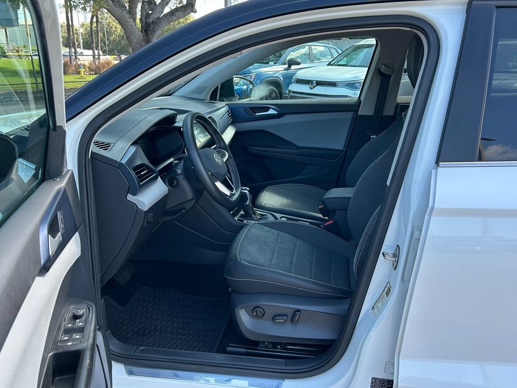 Certified 2023 Volkswagen Taos SE FWD image 15
