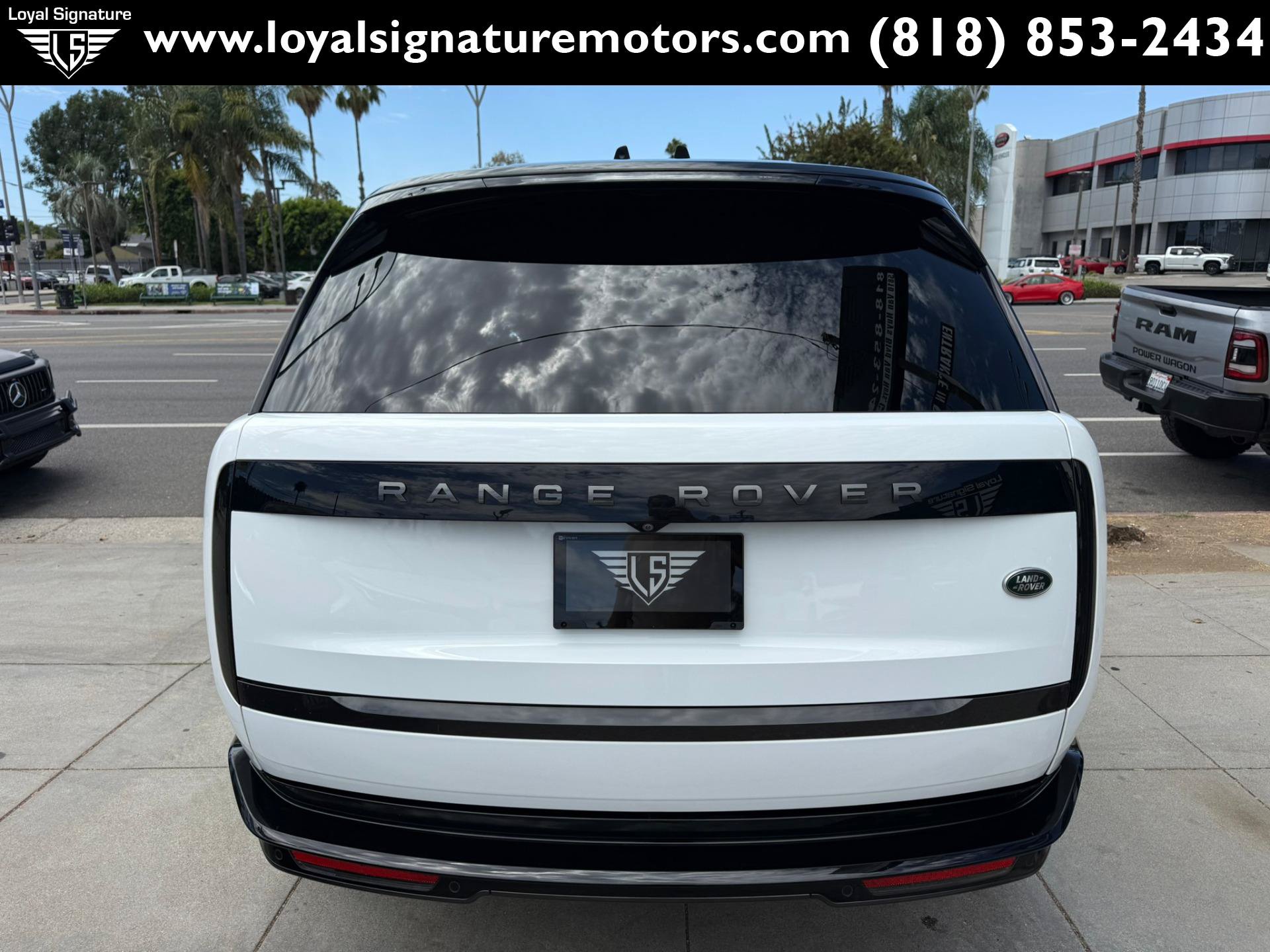 Used 2022 Land Rover Range Rover Long Wheelbase SE AWD/4WD image 6