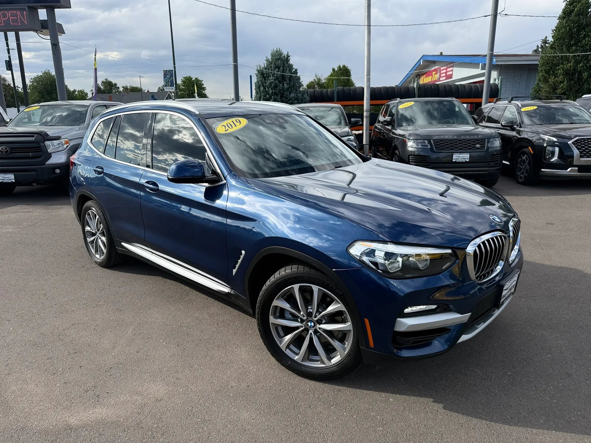 Used 2019 BMW X3 xDrive30i w/ Driving Assistance Package AWD/4WD image 3