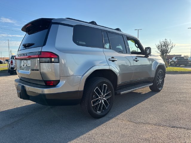 Used 2024 Lexus GX 550 w/ Accessory Package (2T) AWD/4WD image 9