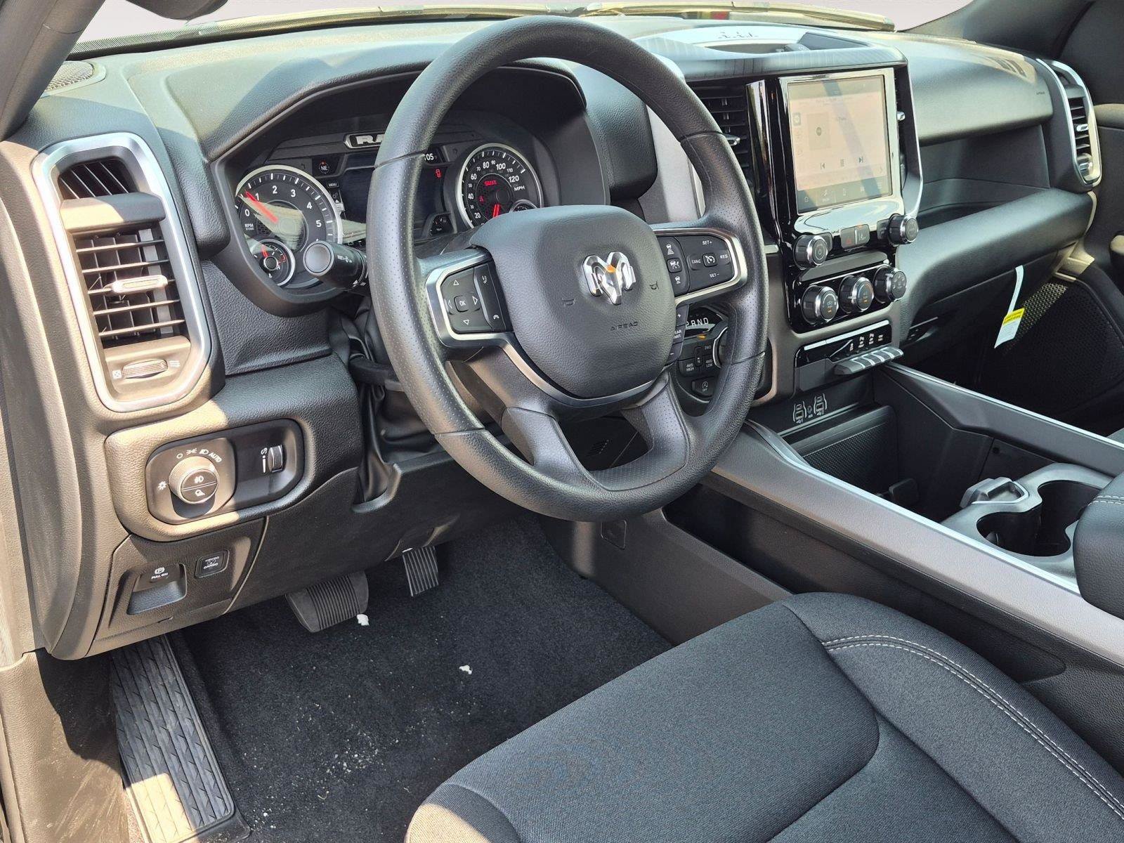 New 2026 RAM 1500 Express AWD/4WD image 36