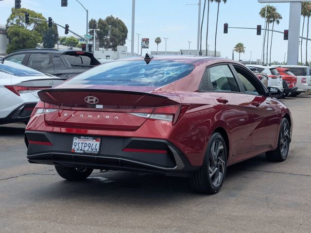 Used 2025 Hyundai Elantra Sport image 4