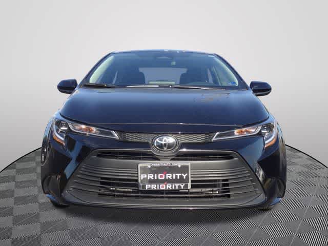 Used 2025 Toyota Corolla LE FWD image 5
