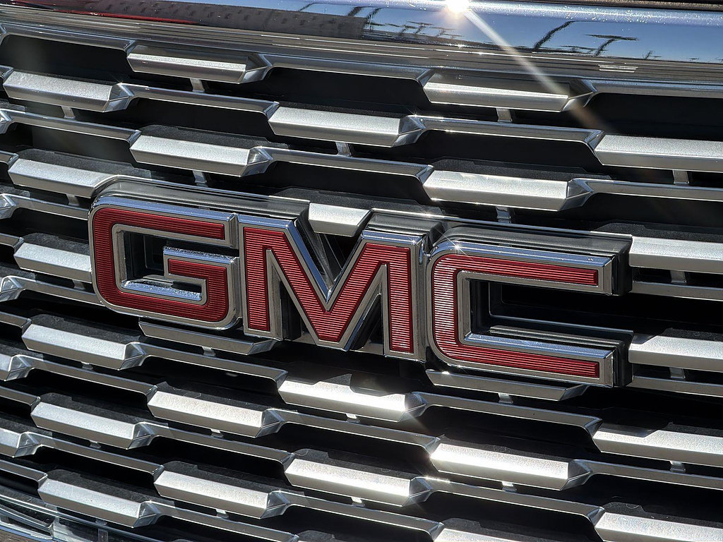 Used 2018 GMC Yukon XL Denali w/ Open Road Package RWD image 31