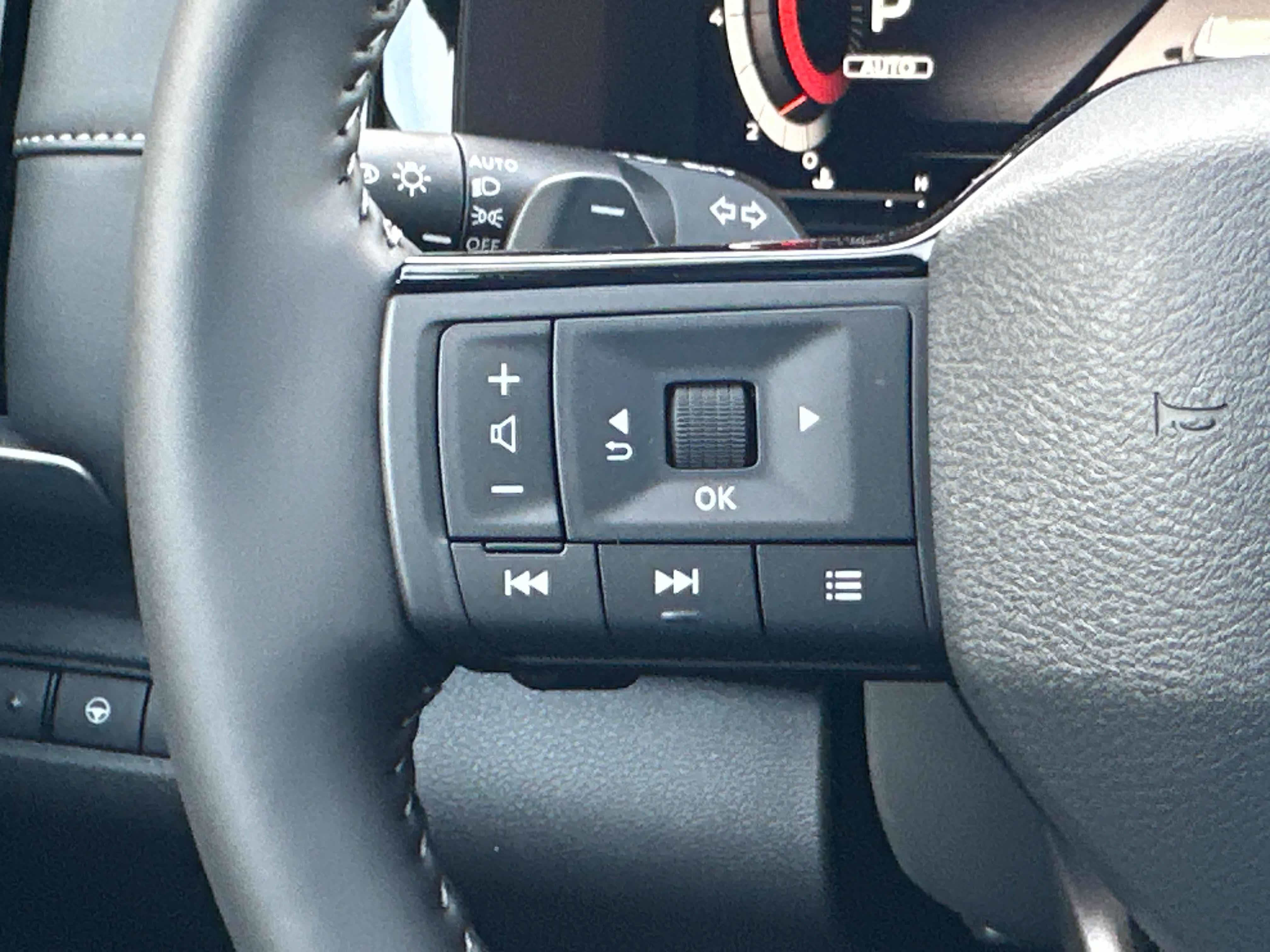 New 2026 Nissan Pathfinder SL AWD/4WD image 37