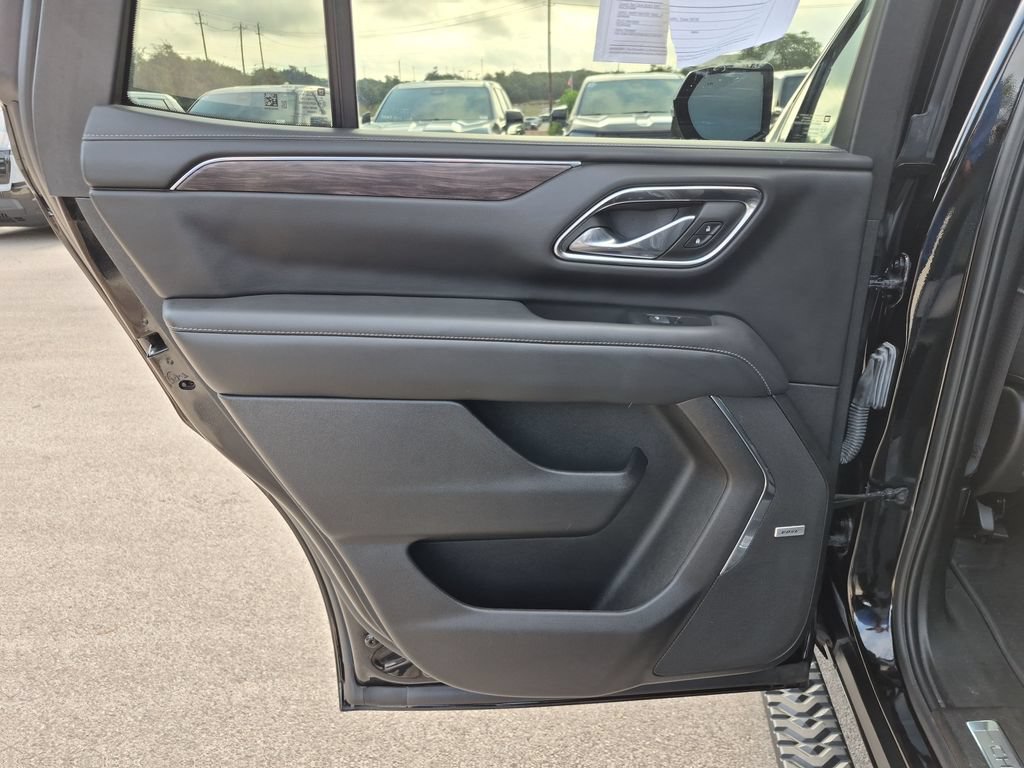 Used 2023 Chevrolet Tahoe Z71 w/ Off-Road Capability Package AWD/4WD image 36