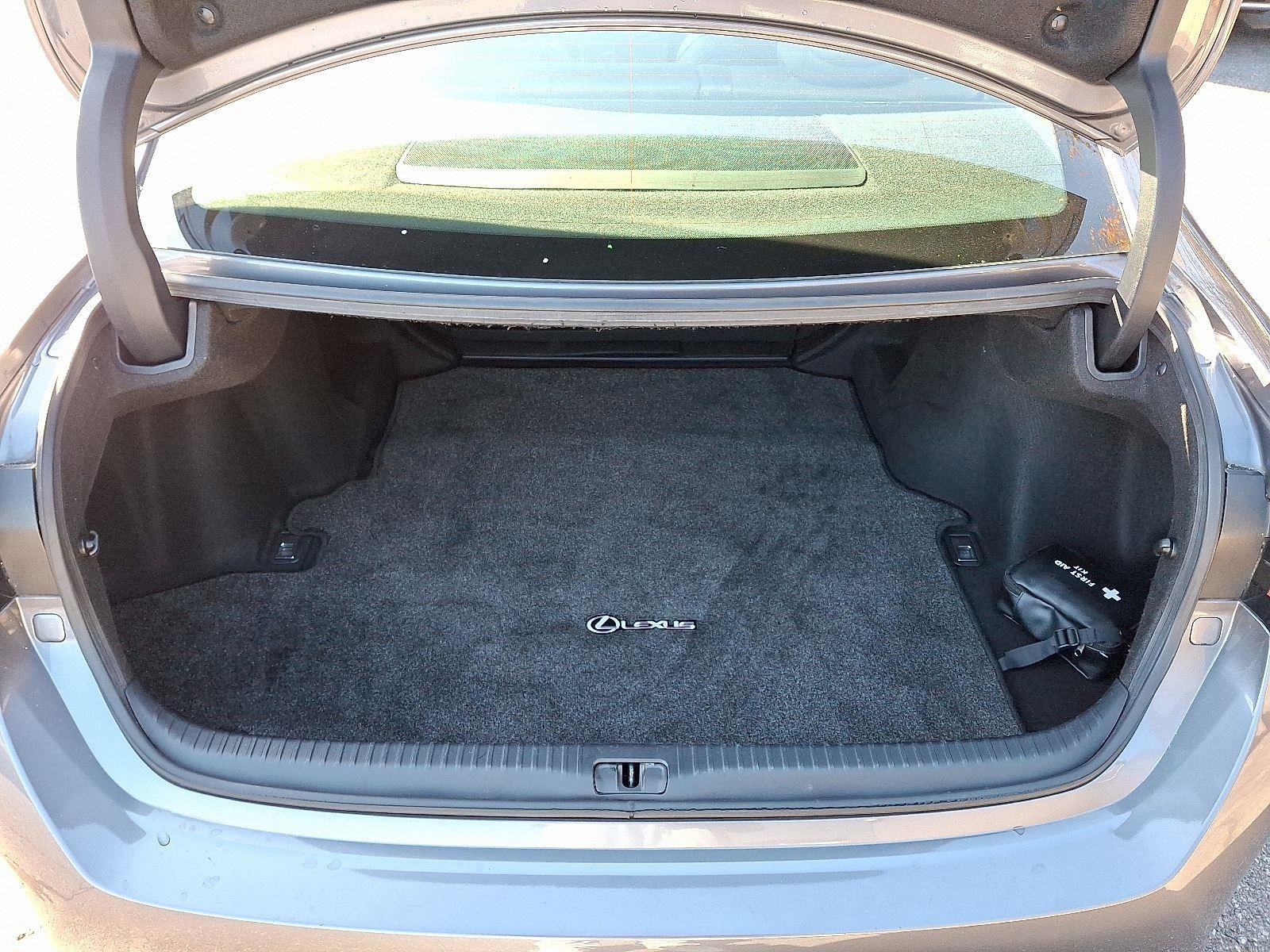 Used 2019 Lexus RC 300 image 36