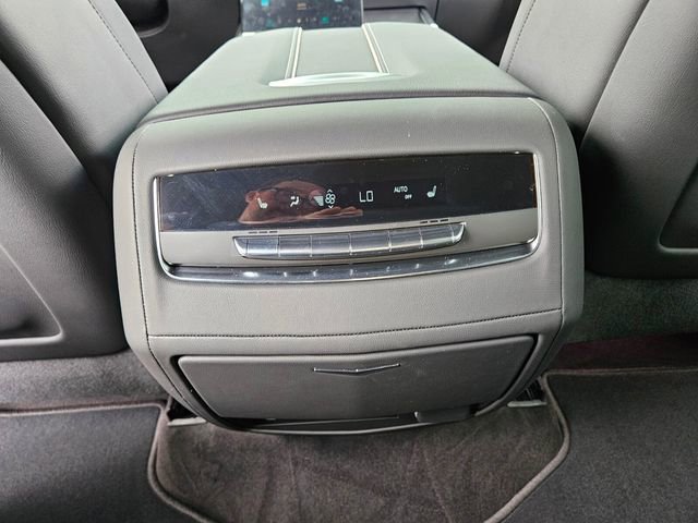 New 2026 Cadillac Escalade Luxury w/ LPO, Radiant Package AWD/4WD image 11