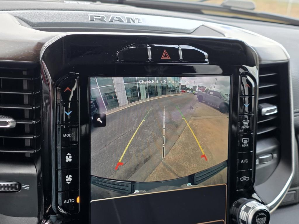 Used 2022 RAM 1500 Laramie AWD/4WD image 16