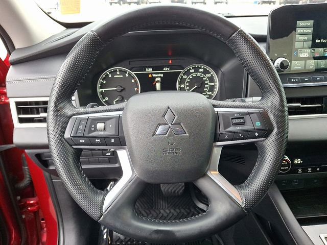 Used 2024 Mitsubishi Outlander SE image 15