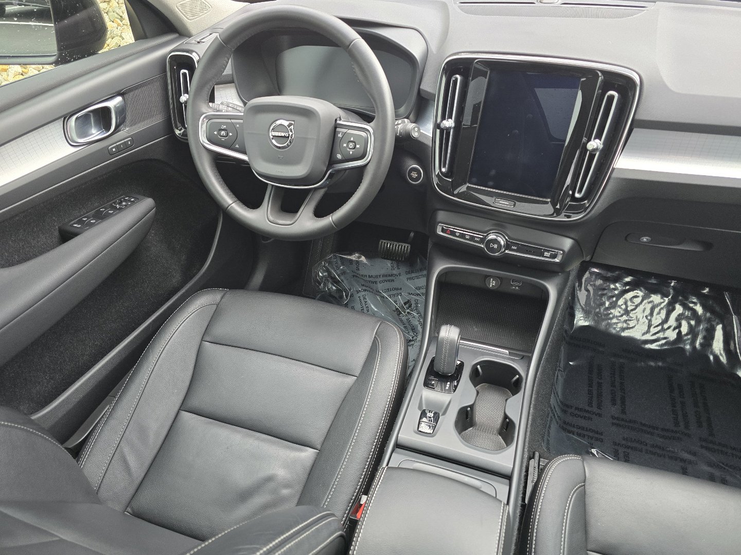 Used 2021 Volvo XC40 T5 Momentum w/ Premium Package image 30