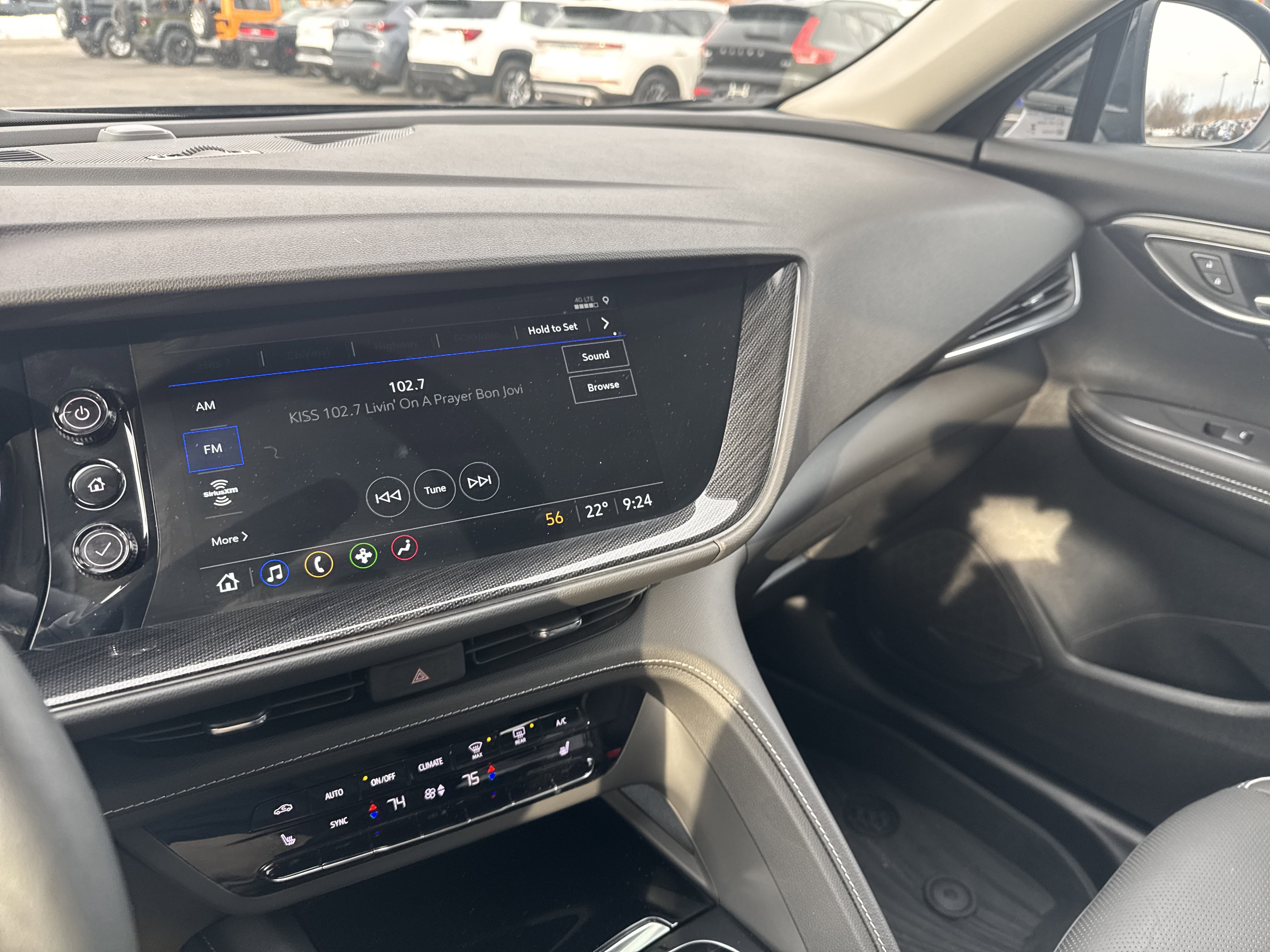 Used 2023 Buick Envision Essence image 22