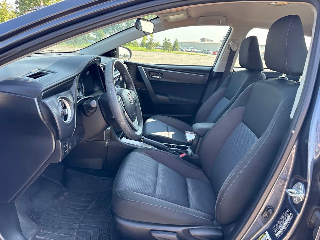 Used 2017 Toyota Corolla LE FWD image 13