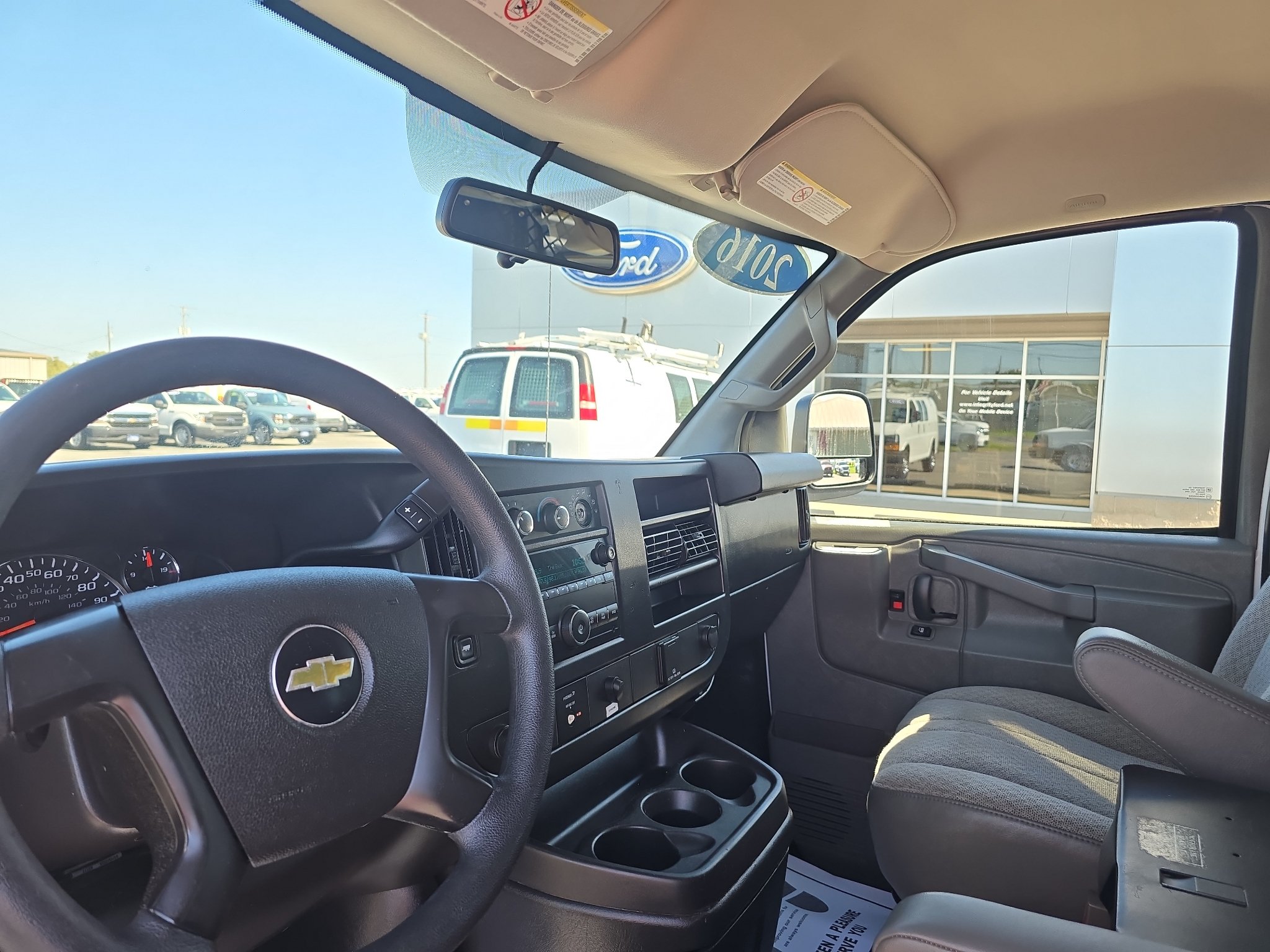 Used 2016 Chevrolet Express 2500 RWD image 17