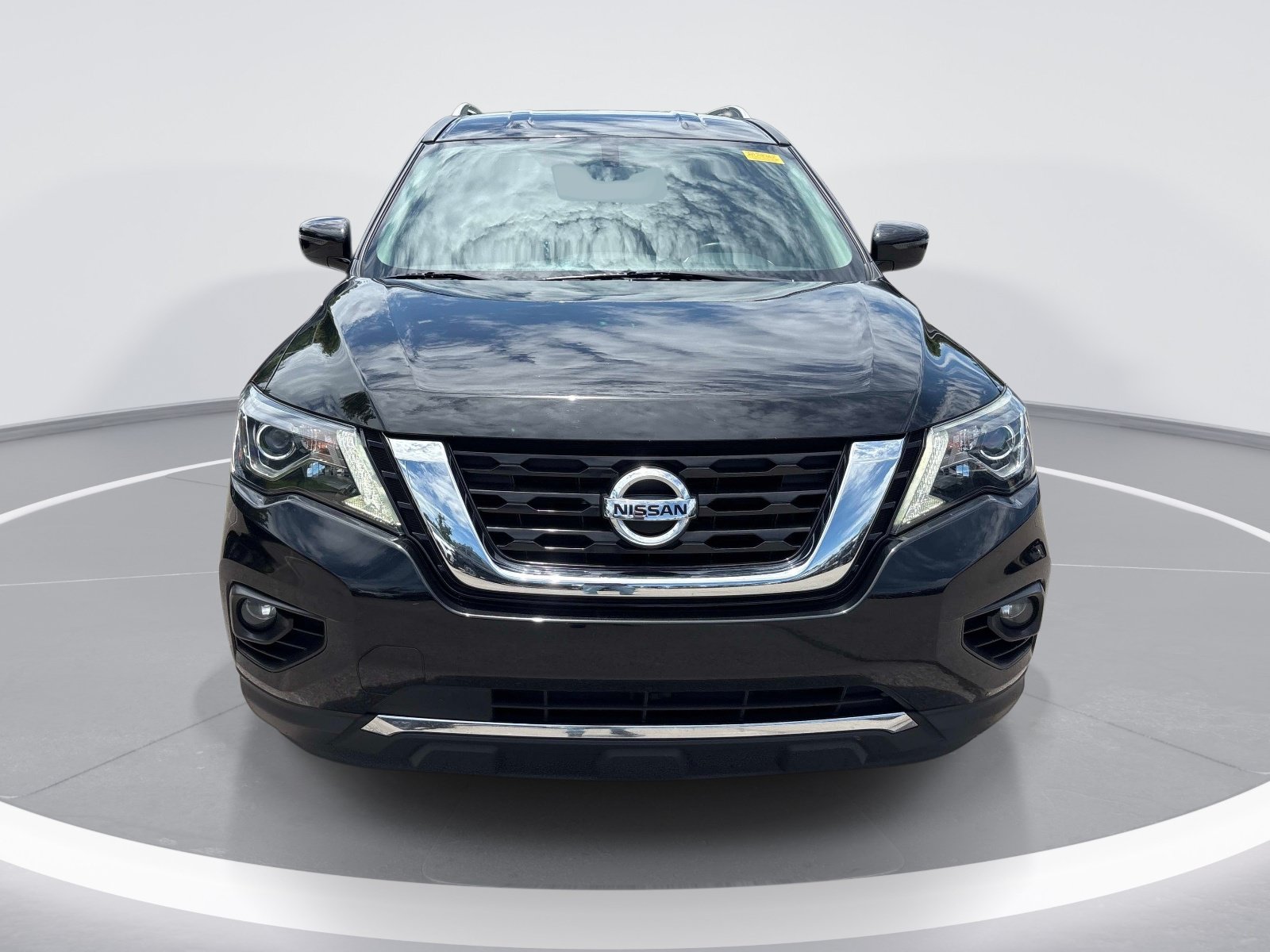 Used 2020 Nissan Pathfinder SV FWD image 2