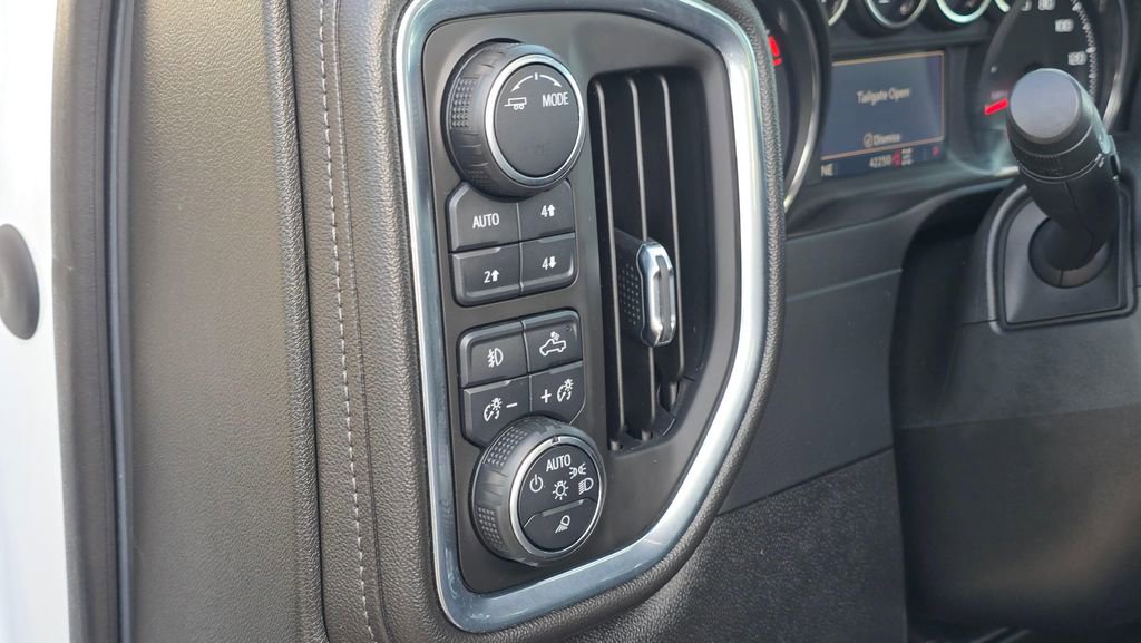 Used 2020 Chevrolet Silverado 2500 LTZ w/ LTZ Plus Package image 25