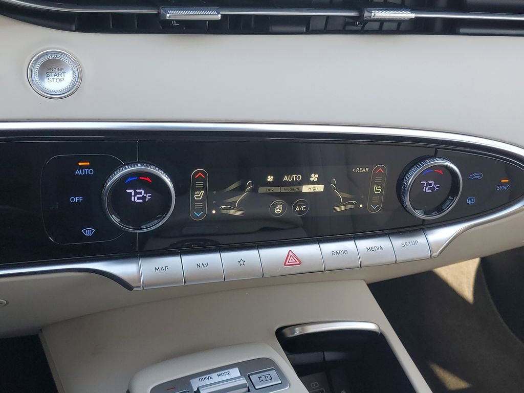 Used 2023 Genesis GV70 2.5T w/ Select Package image 23