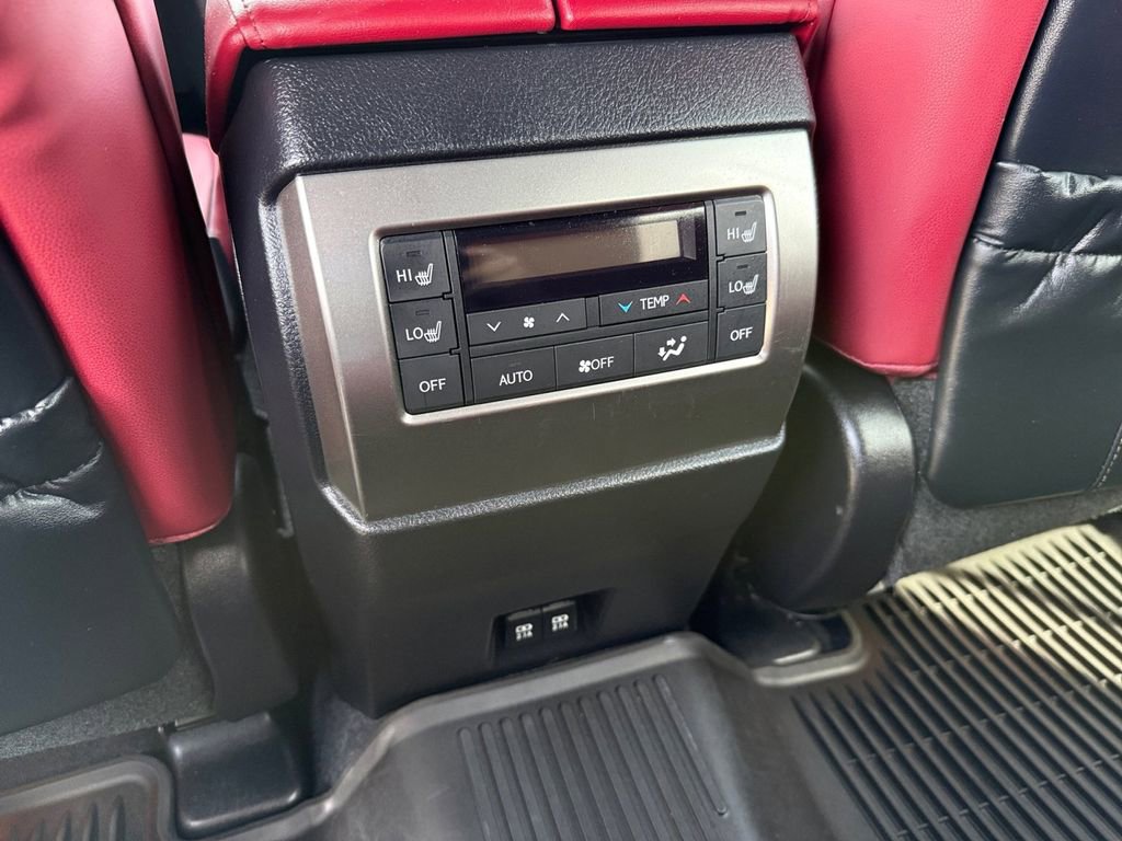 Used 2023 Lexus GX 460 Premium w/ Premium Package image 16