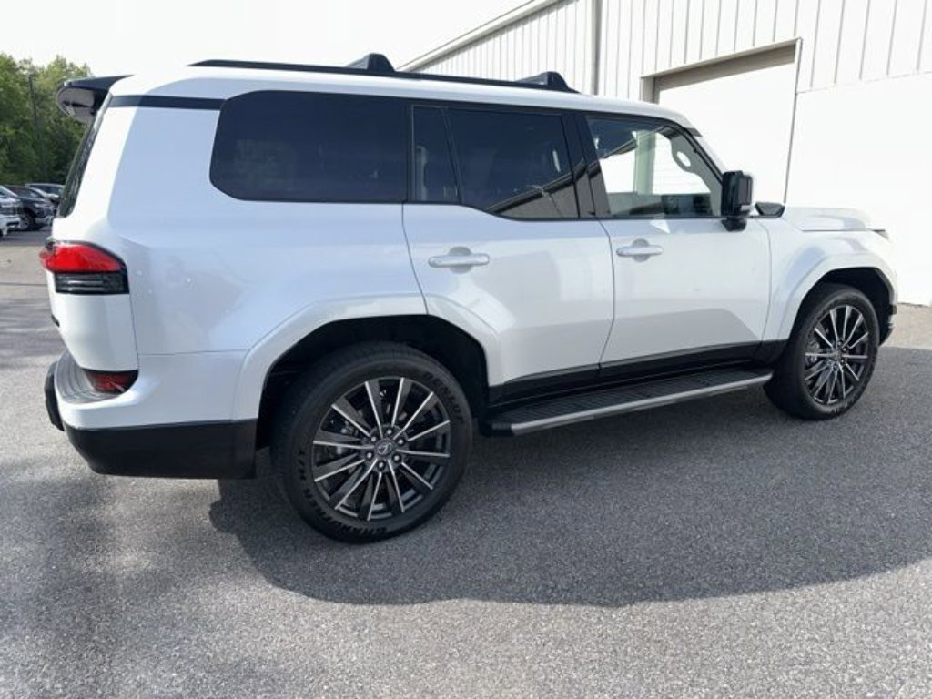 Used 2025 Lexus GX 550 AWD/4WD image 5