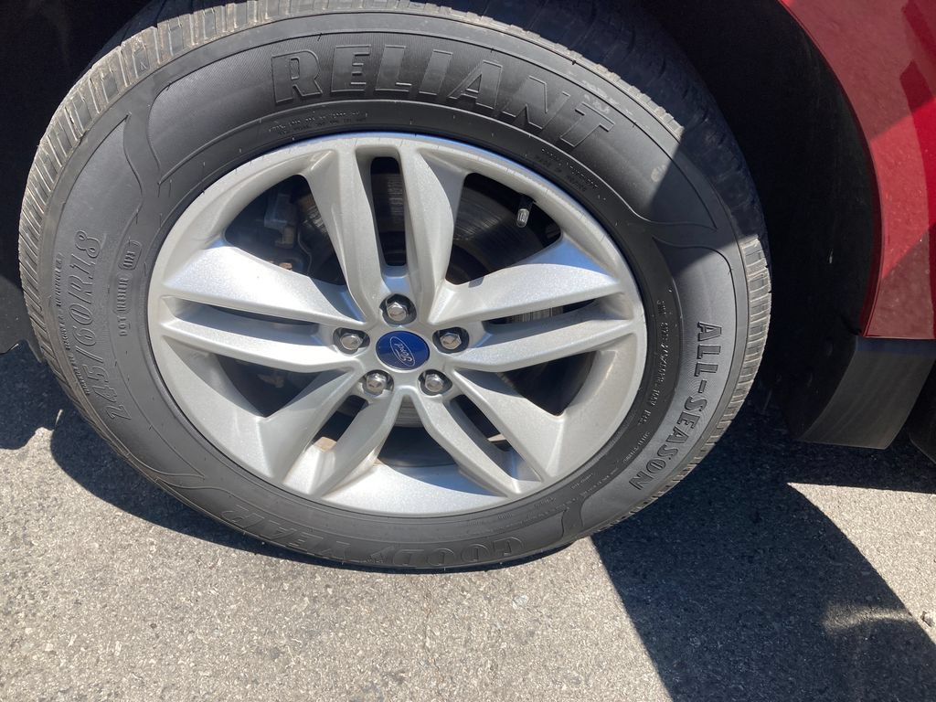 Used 2018 Ford Edge SEL w/ Equipment Group 201A AWD/4WD image 31